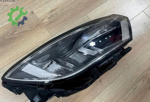 Volkswagen Passat Sağ Ön Far 3G1941006 çıkma parça