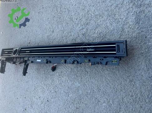 Volkswagen Passat Havalandırma Izgaraları 3G1858416F çıkma parça
