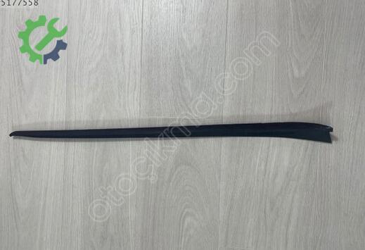 Volkswagen Passat Ön Cam Izgarası çıkma parça