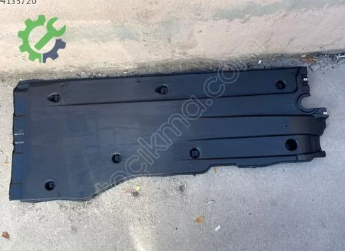 Volkswagen Passat Sağ Alt Muhafaza 3Q0825202K çıkma parça