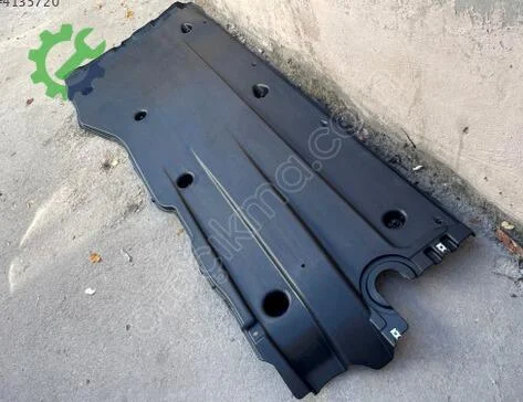 Volkswagen Passat Sağ Alt Muhafaza 3Q0825202K çıkma parça