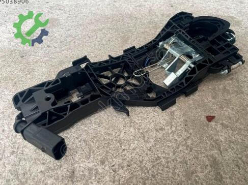 Volkswagen VW CC Sağ Kapı Kilidi 3C0837886J çıkma parça