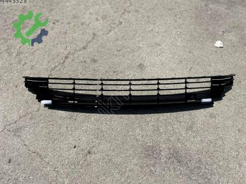 Volkswagen VW CC Tampon Izgarası 3C8853677G çıkma parça