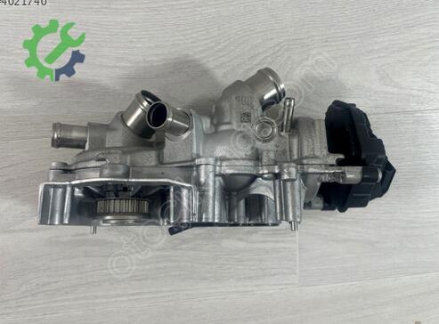Volkswagen Passat Devirdaim (Su Pompası) 05E121111K çıkma parça