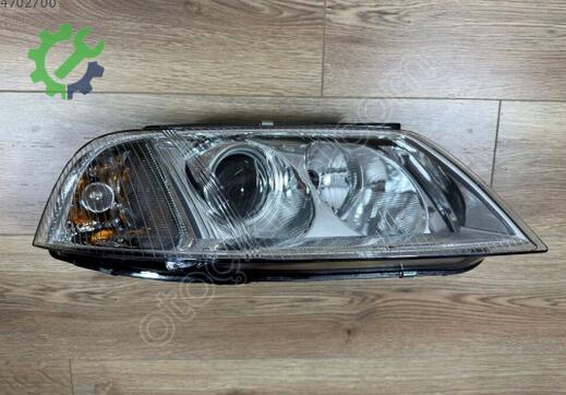 Volkswagen Passat Sağ Ön Far 3B0941016 çıkma parça