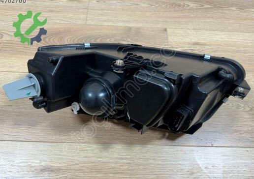Volkswagen Passat Sağ Ön Far 3B0941016 çıkma parça