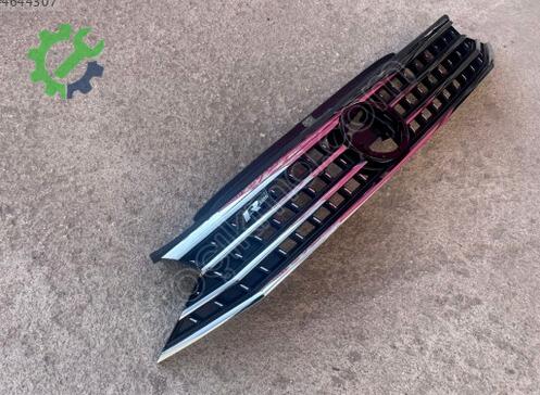 Volkswagen Passat Ön Panjur 3G0853651BL çıkma parça