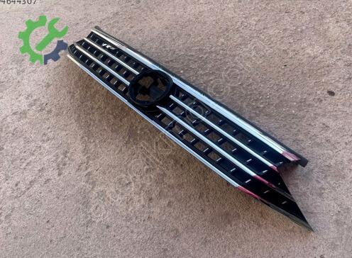 Volkswagen Passat Ön Panjur 3G0853651BL çıkma parça