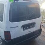 Peugeot partner arka bagaj kapağı araçtan sökme