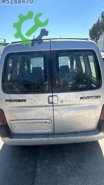 Peugeot Partner Bagaj Kapağı çıkma parça