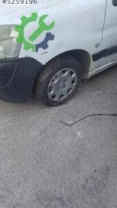 Peugeot partner jant lastik takım araçtan sökme