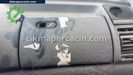 Peugeot Partner Torpido çıkma parça