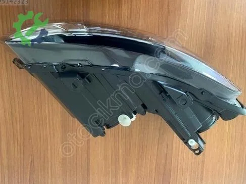 Volkswagen Polo Sağ Ön Far 6C1941006B çıkma parça