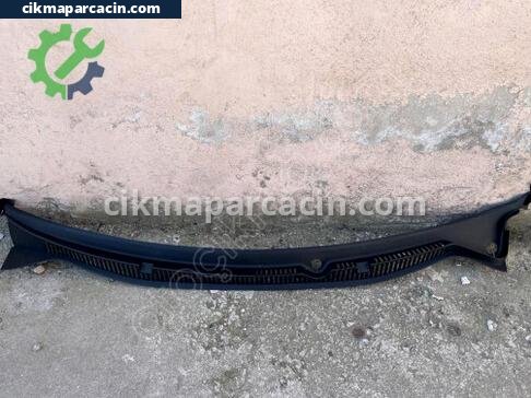 Volkswagen Polo Ön Cam Izgarası çıkma parça