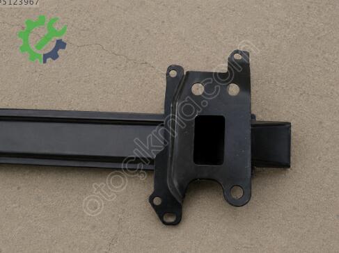 Volkswagen Polo Ön Tampon Demiri 6Q0807109D çıkma parça