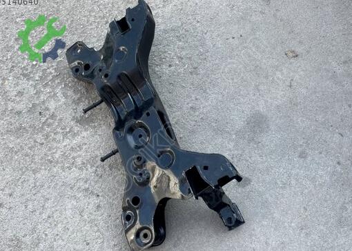 Volkswagen Polo Ön Travers 6C0199315 çıkma parça