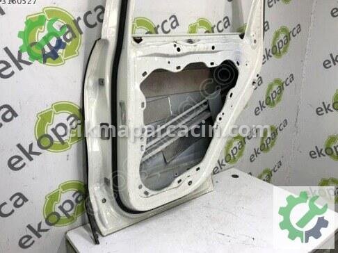 Porsche Cayenne Sağ Arka Kapı 7P0833312 çıkma parça