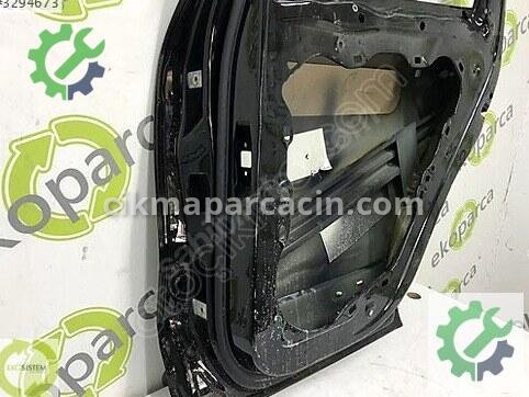 Porsche Cayenne Sağ Arka Kapı 7P0833312 çıkma parça