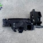 Q5 FAR ALT BRAKETİ SAĞ 2008 2009 2010 2011 2012 8R0805608B