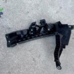 Q5 FAR ALT BRAKETİ SAĞ 2008 2009 2010 2011 2012 8R0805608B