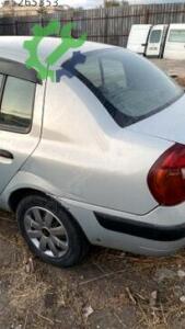 Renault Clio 2 sol arka çamurluk araçtan sökme