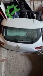 Renault Clio 4 bagaj kapağı