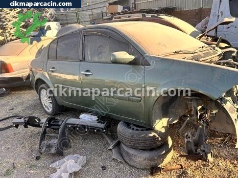 Renault Megane Ön Cam Izgarası çıkma parça