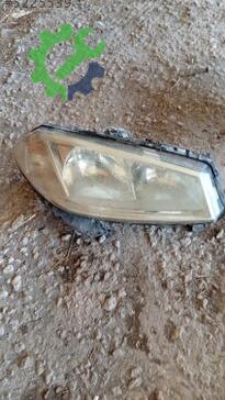Renault Megane Sağ Ön Far çıkma parça