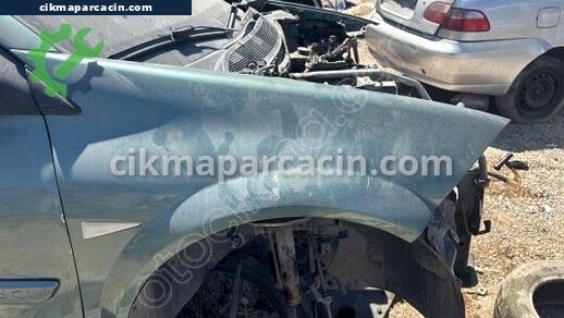 Renault Megane Sağ Ön Çamurluk çıkma parça