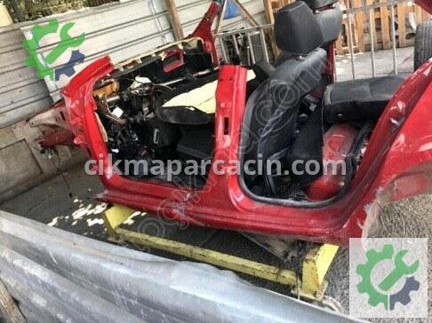 Skoda Fabia Sol Ön Marşpiyel Sacı 6V0810135 çıkma parça
