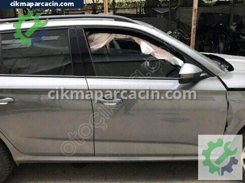 Skoda Kamiq Sağ Ön Kapı çıkma parça