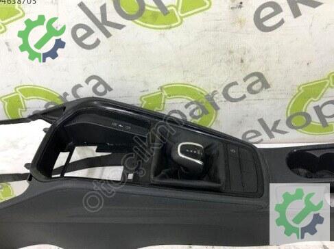 Skoda Kamiq Orta Konsol 655863241 çıkma parça