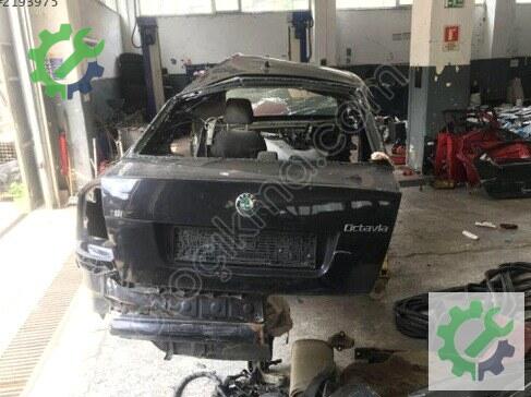 Skoda Octavia Bagaj Kapağı 1Z5827025 çıkma parça