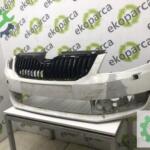 SKODA OCTAVİA 2013 2017 ÖN TAMPON (FAR YIKAMALI) 5E0807217A
