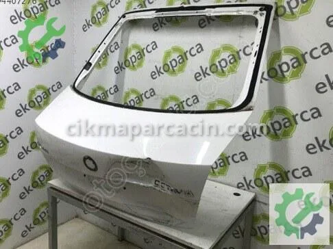Skoda Octavia Bagaj Kapağı 5E5827023B çıkma parça