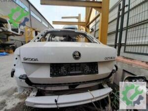 SKODA OCTAVİA 2013 2020 BAGAJ KAPAĞI SÖKME 5E5827023B