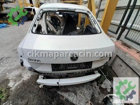 Skoda Octavia Bagaj Kapağı 5E5827023B çıkma parça