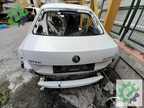Skoda Octavia Bagaj Kapağı 5E5827023B çıkma parça