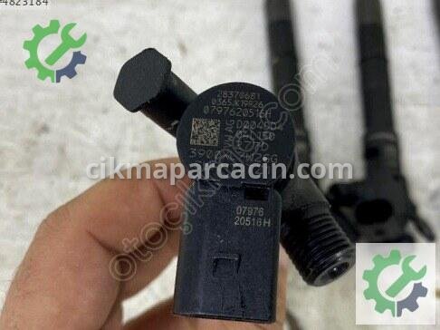 Skoda Octavia Enjektör 04L130277D çıkma parça