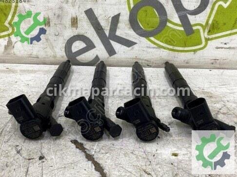 Skoda Octavia Enjektör 04L130277D çıkma parça
