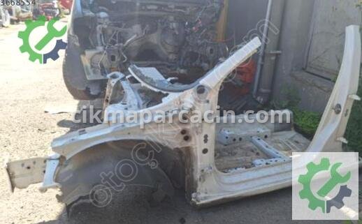 Skoda Octavia Sol Ön Marşpiyel Sacı 5E0810125A çıkma parça