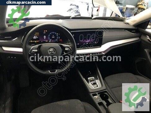 Skoda Octavia Teyp çıkma parça