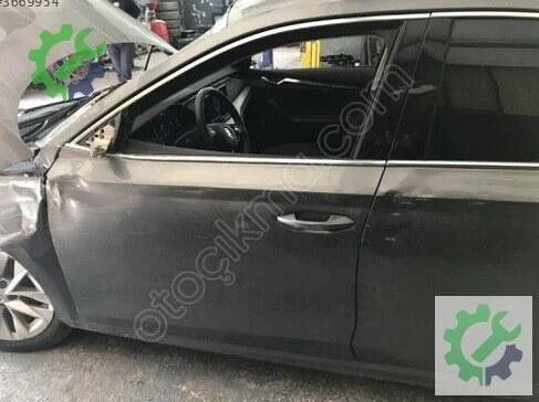 Skoda Octavia Sol Konsol 5E3810125A çıkma parça