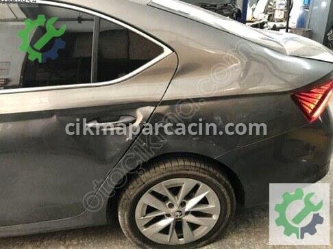 Skoda Octavia Sol Konsol 5E3810125A çıkma parça