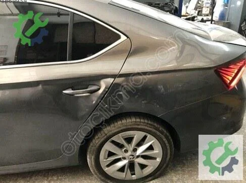 Skoda Octavia Sol Konsol 5E3810125A çıkma parça