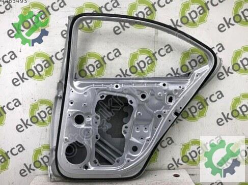 Skoda Octavia Sağ Arka Kapı 5E6833052 çıkma parça