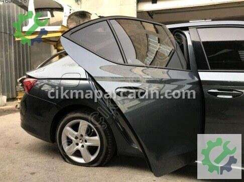 Skoda Octavia Sağ Arka Kapı 5E6833052 çıkma parça