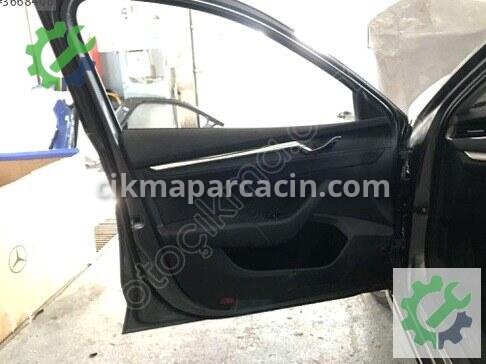 Skoda Octavia Sol Ön Kapı 5E3831051 çıkma parça