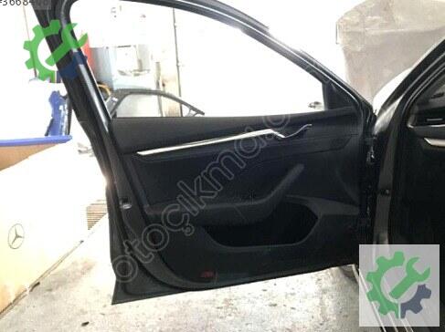 Skoda Octavia Sol Ön Kapı 5E3831051 çıkma parça