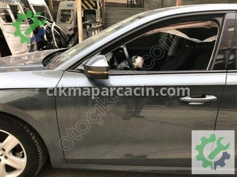 Skoda Octavia Sol Ön Kapı 5E3831051 çıkma parça